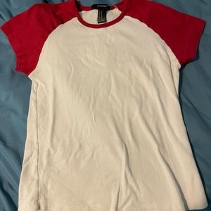forever 21 white with red sleeves tshirt